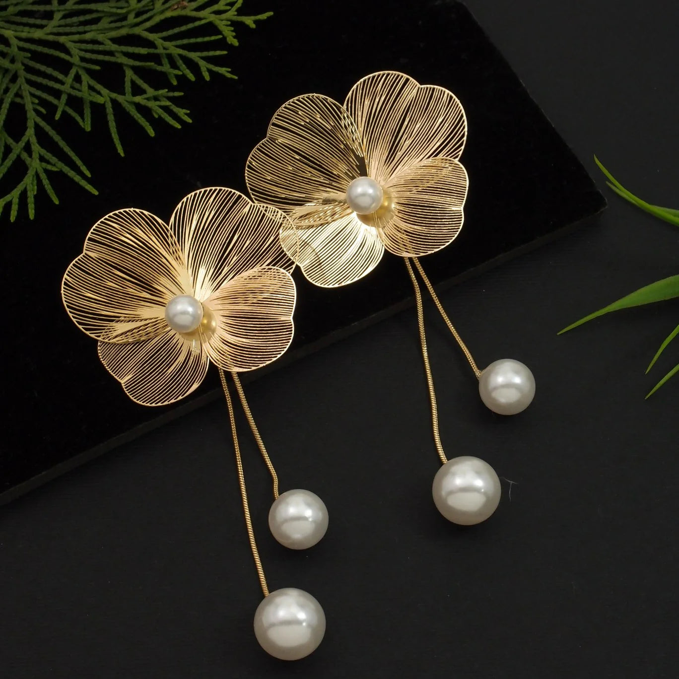 Pearl Floral Dangler Earring
